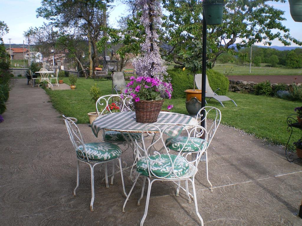 ブランザック Au Bon Gre D'Hugoline Bed & Breakfast エクステリア 写真