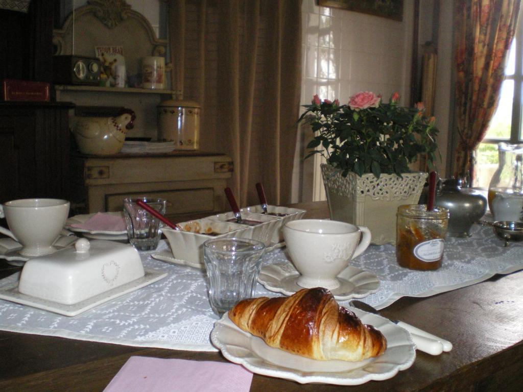 ブランザック Au Bon Gre D'Hugoline Bed & Breakfast エクステリア 写真